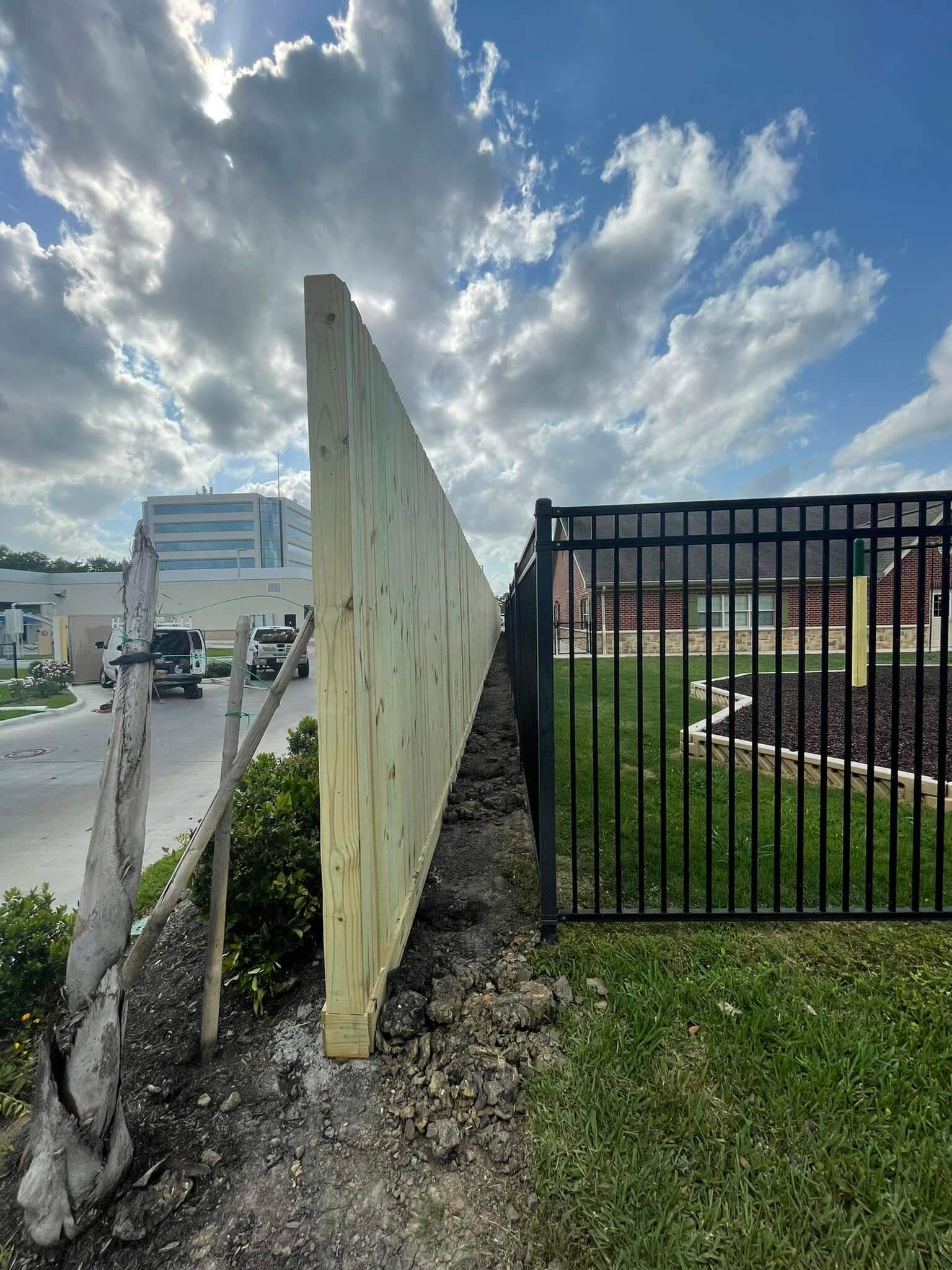 Benefits of Aluminum Fencing for Residential and Commercial Properties